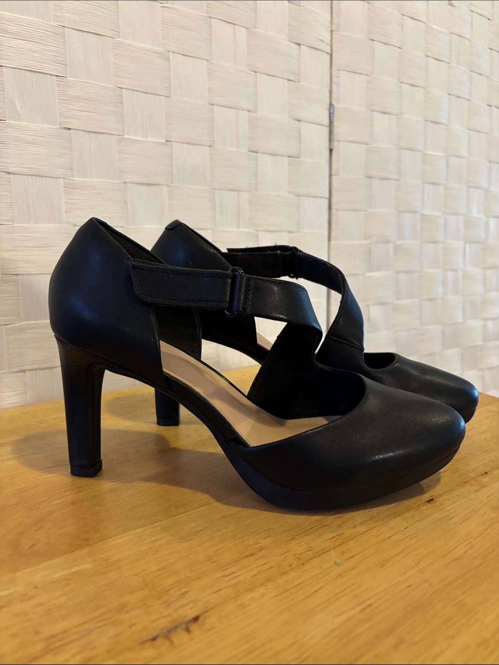 Black Heels - Picture 3 of 6
